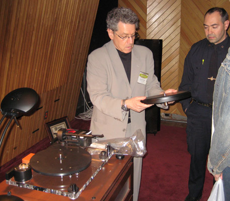 Fremer-Cop-Turntable-WEB.jpg