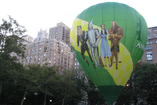 WOZ-Balloon-WEB.jpg
