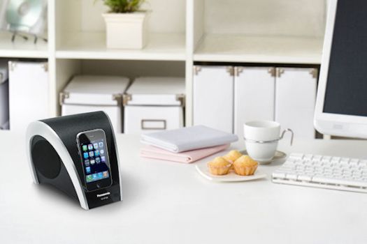 CES: Panasonic’s SC-SP100 iPod/iPhone Dock Lets You Sync Without Undocking