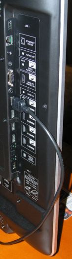 sharp_LC40LE810UN_sidejacks.jpg