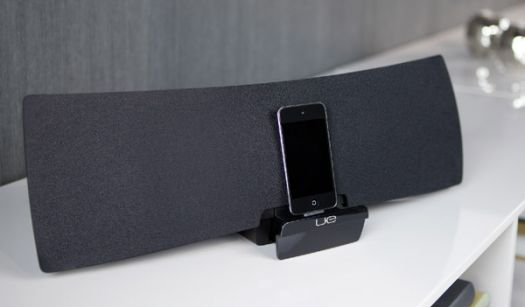Logitech-UEAir-life.jpg