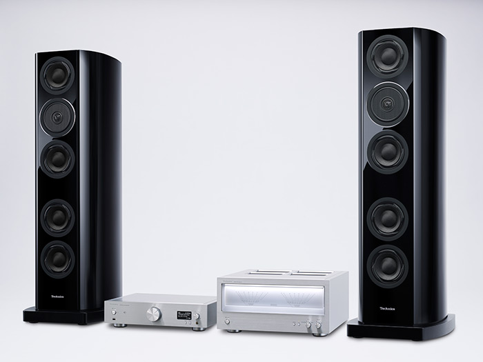 R1_Set_Slant_700.jpg