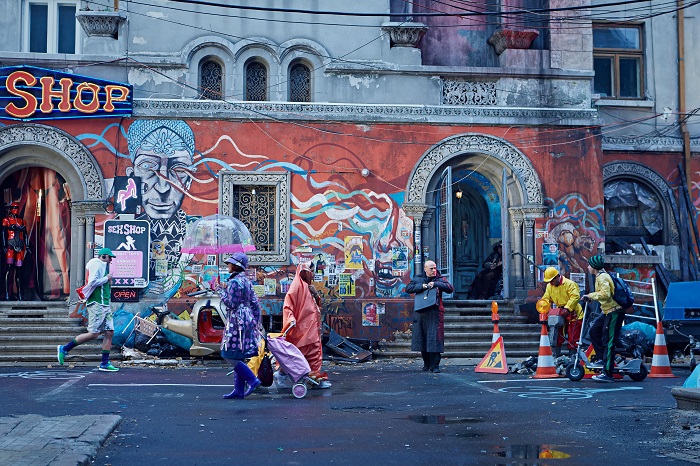 The_Zero_Theorem_-_Christoph_Waltz_in_the_street_BIG.jpg