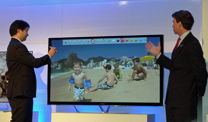 panasonic-execs-ces-2013.jpg