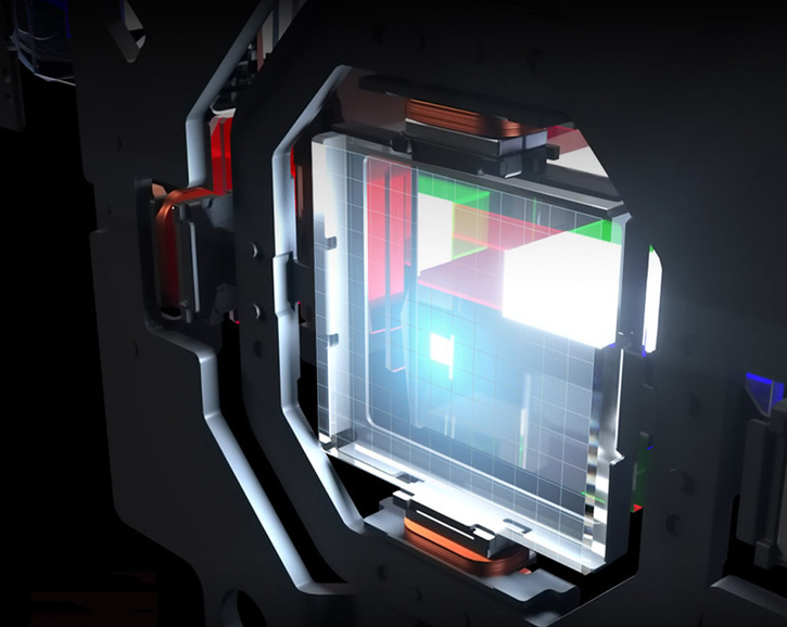 epson-laser-4k-projector-optic-assemply-900px.jpg
